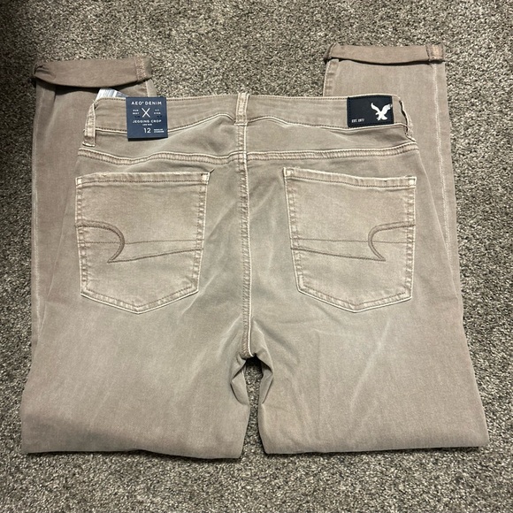 NWT American Eagle Outfitters Size 12R Tan/Gray Distressed Cropped Jeggings - Picture 2 of 4